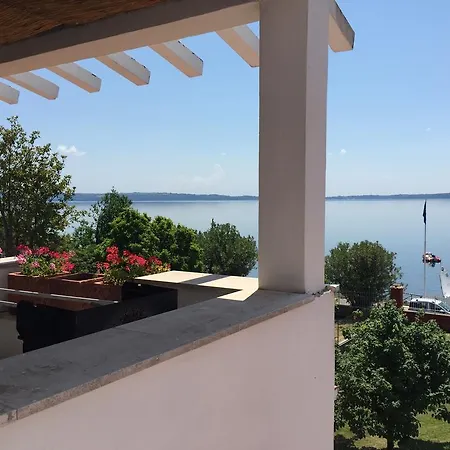 Blu Lakefront Boutique Trevignano * Trevignano Romano
